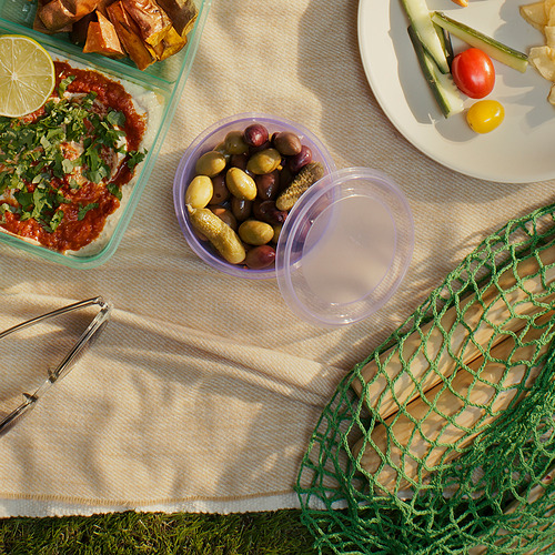 PRUTA snack container with lid