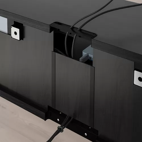 BESTÅ meja TV dengan pintu
