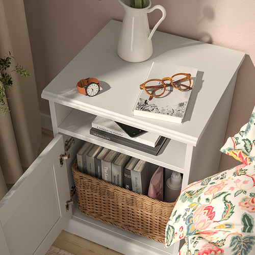 FÅGELFJÄLLET meja samping tempat tidur