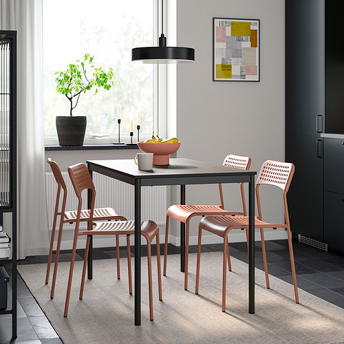 SANDSBERG table and 4 chairs