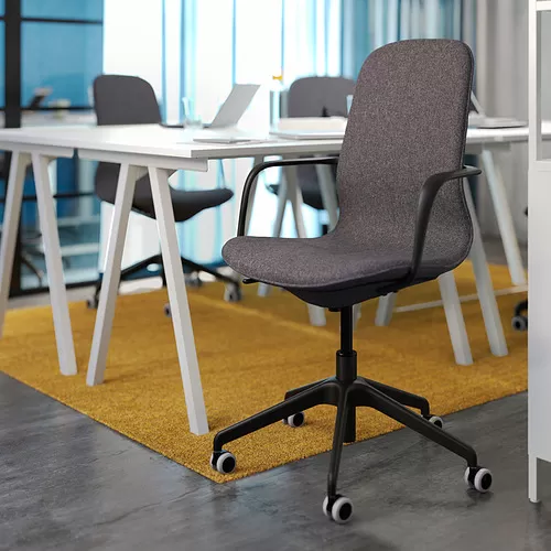 LÅNGFJÄLL conference chair with armrests