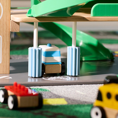 LILLABO garage with car and helicopter