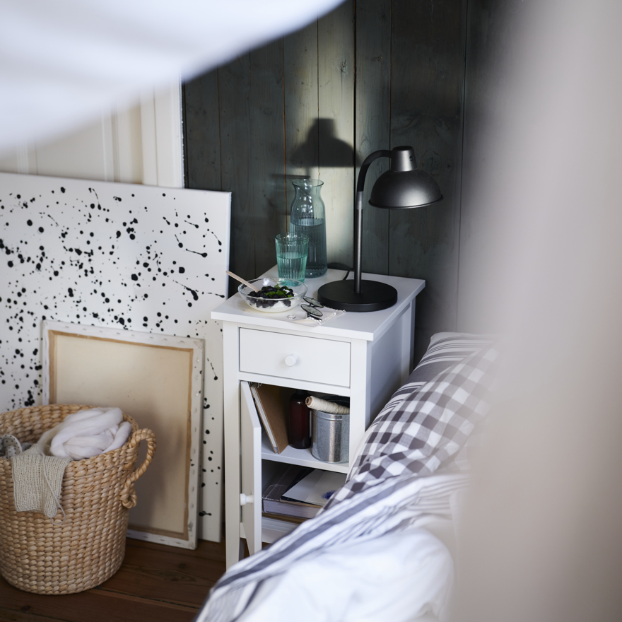 GULLABERG meja samping tempat tidur