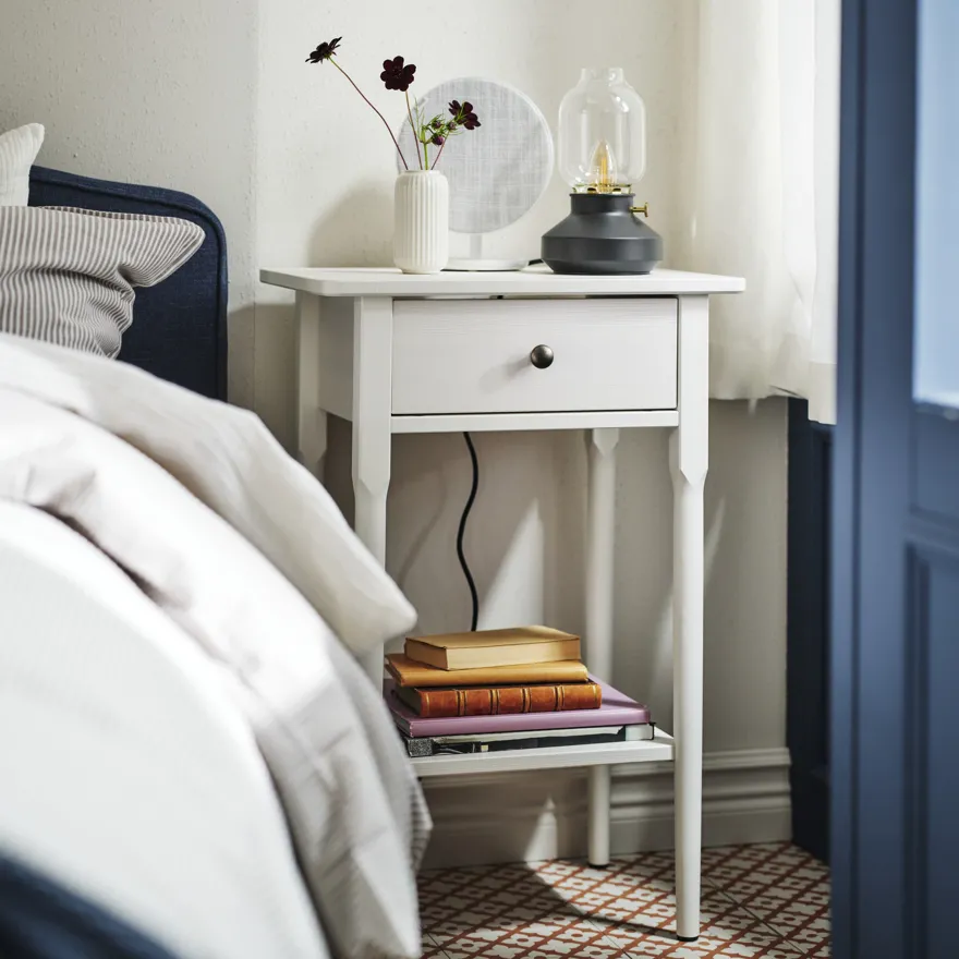 BLÄSTÅSEN meja samping tempat tidur
