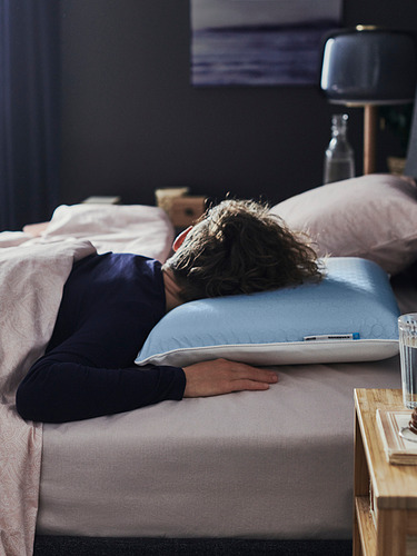 KVARNVEN bantal ergonomis, telungkup