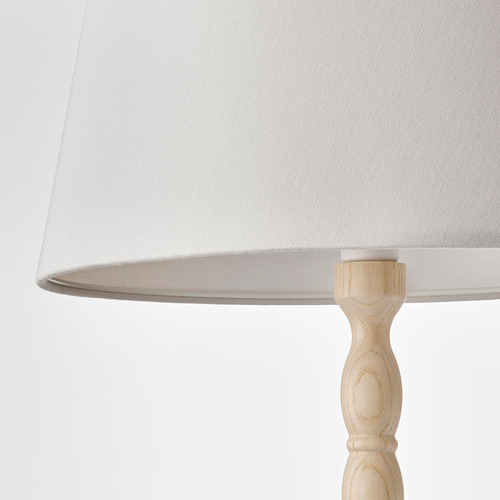KINNAHULT lampu lantai