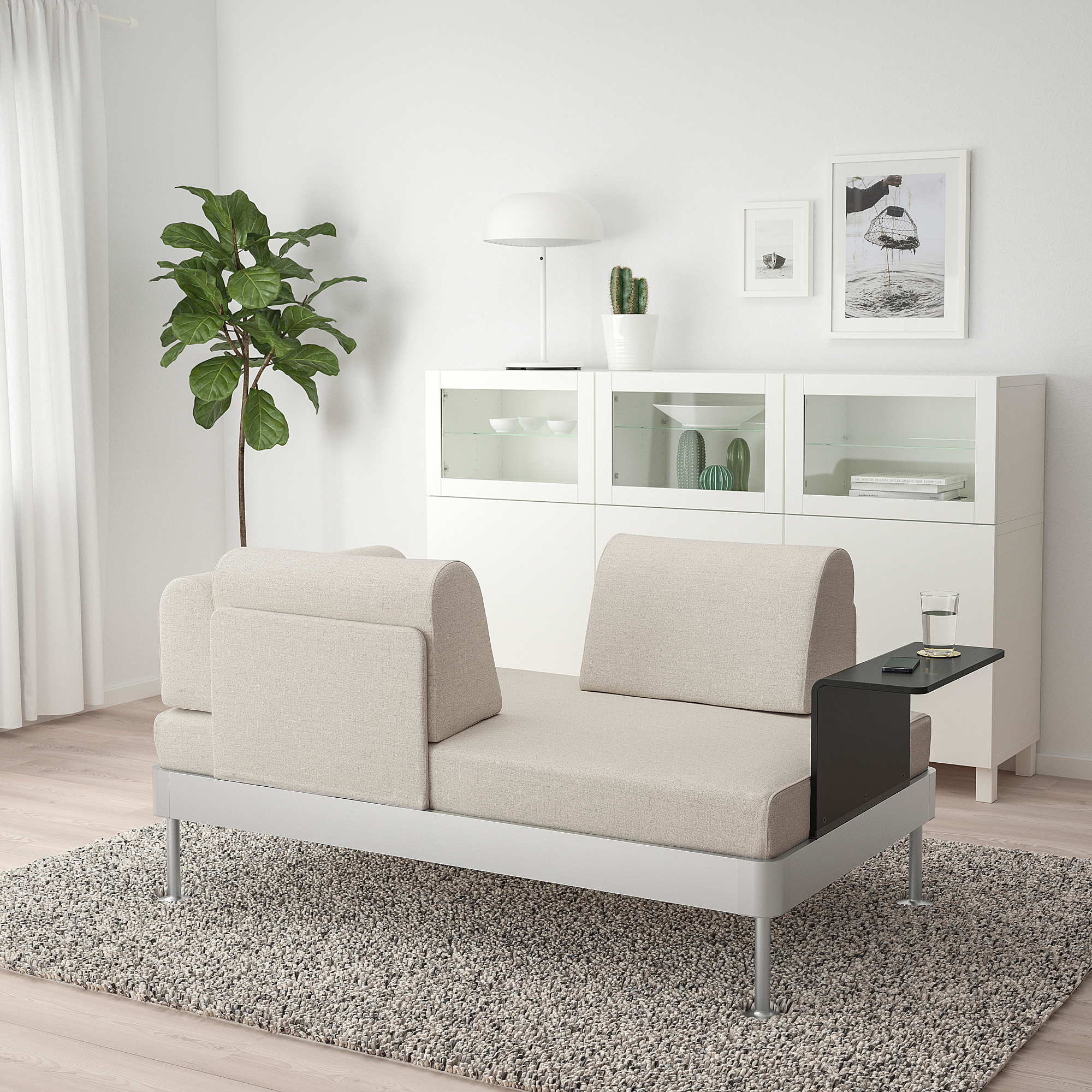 DELAKTIG sofa 2 dudukan dengan meja samping, Gunnared krem IKEA Indonesia