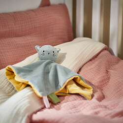 GULDVÄVARE - Comfort blanket with soft toy, blue yellow/cat