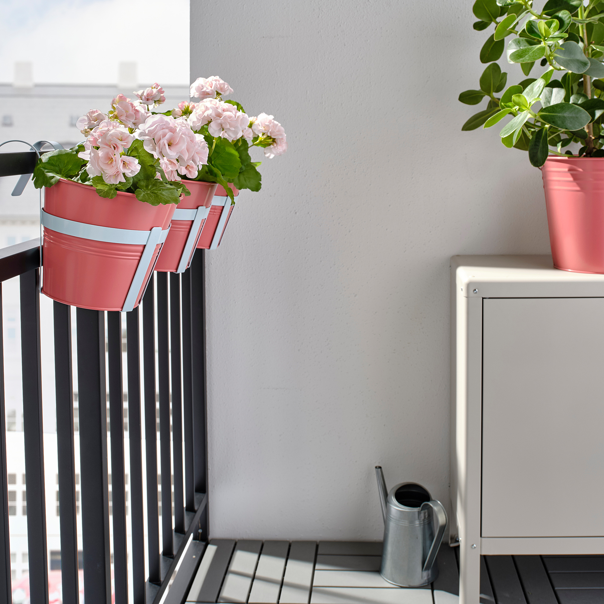 SOCKER plant pot with holder, in/outdoor red-pink | IKEA Indonesia