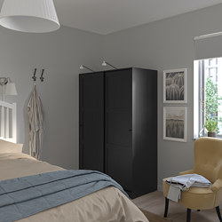 RAKKESTAD - Lemari pakaian dg pintu geser, hitam-cokelat, 117x176 cm