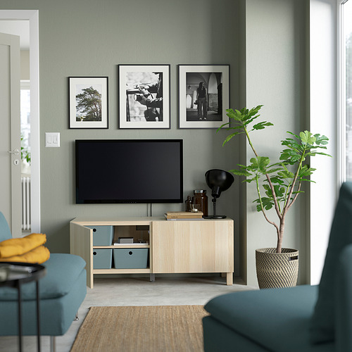 BESTÅ meja TV dengan pintu