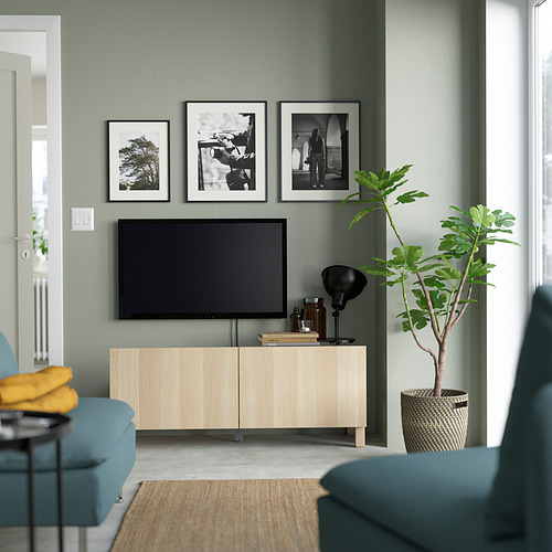 BESTÅ meja TV dengan pintu