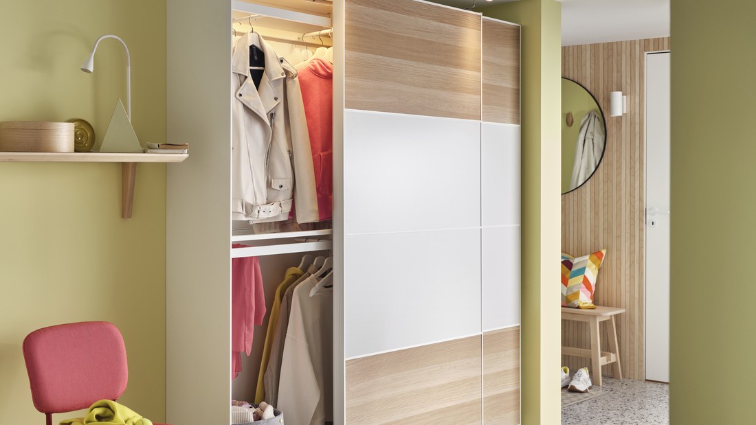 lemari pakaian minimalis