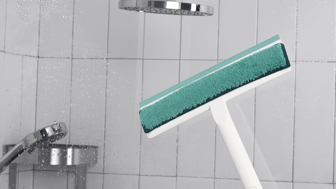 alat untuk membersihkan kaca