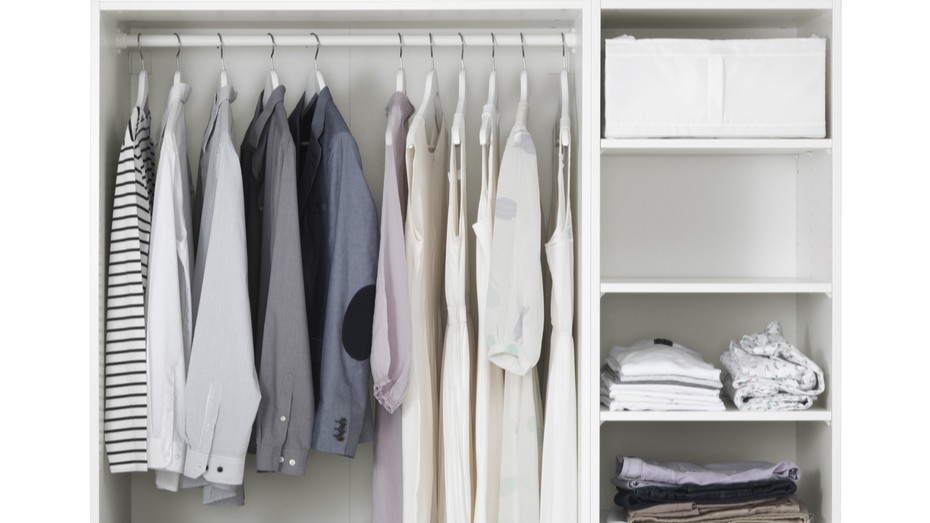 lemari gantung baju