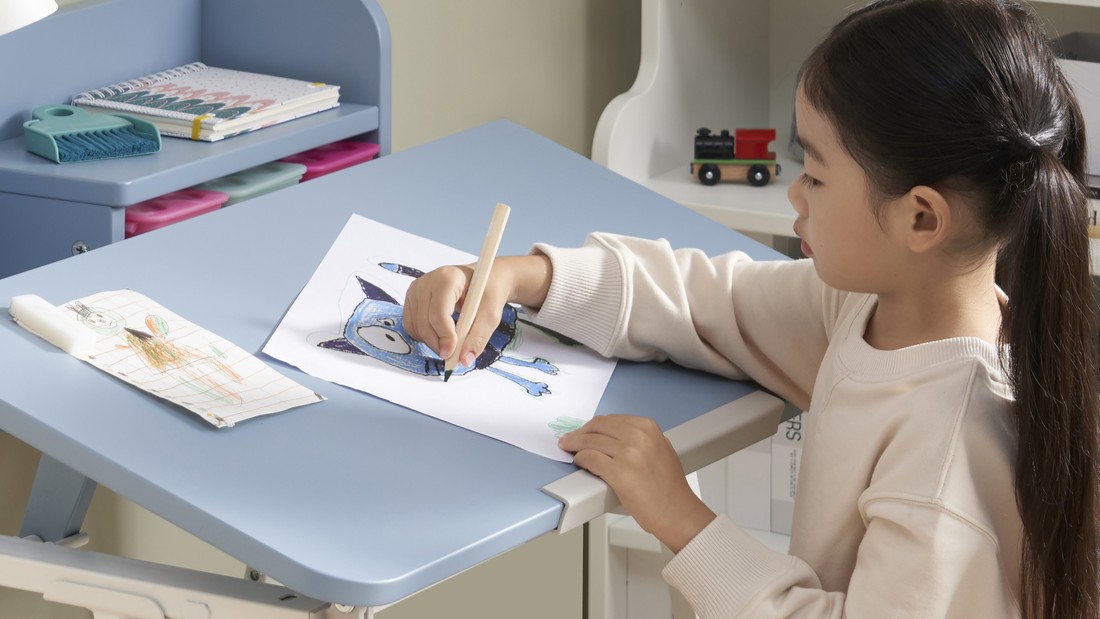 Meja Belajar Ideal untuk Anak-Anak