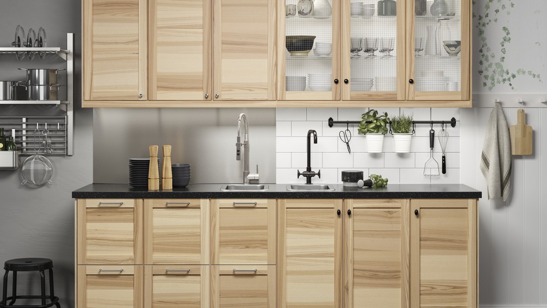 Tips Memilih Rak Dinding Kayu untuk Dapur