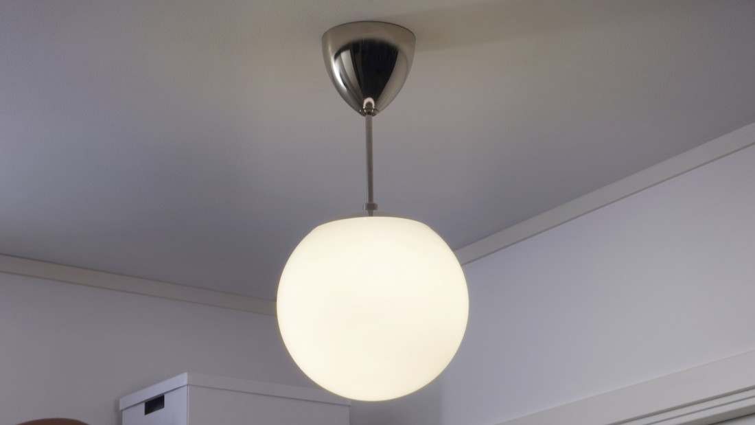 lampu gantung ruang keluarga