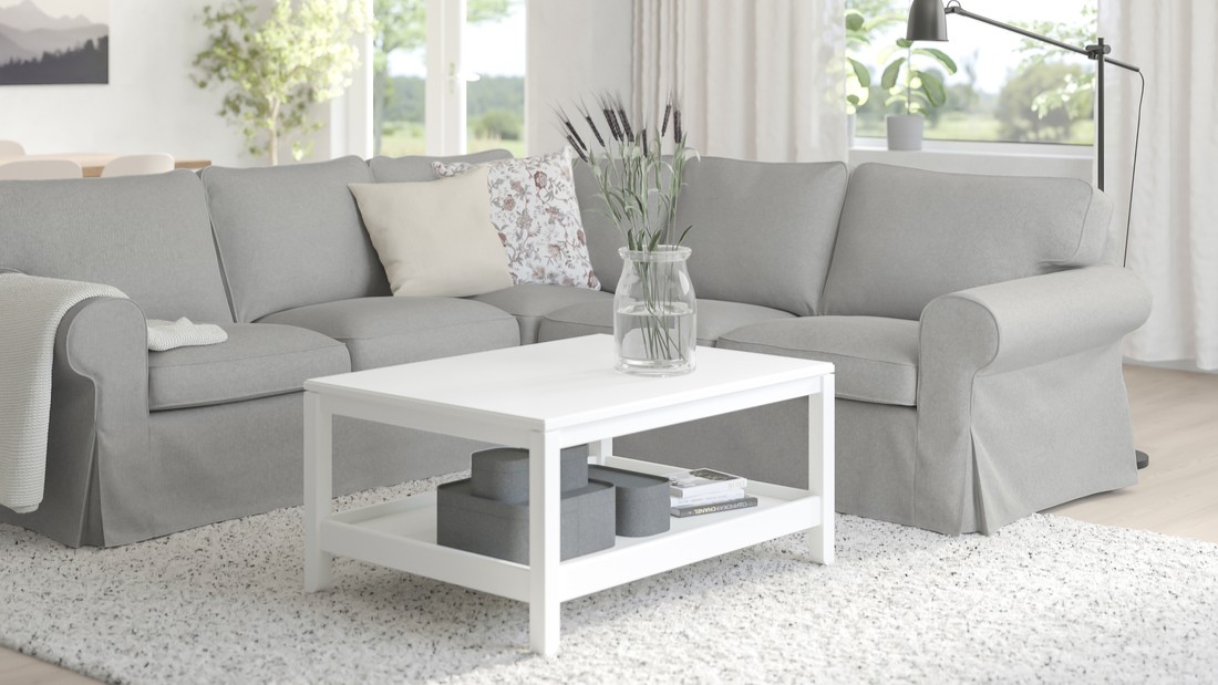 cara menata ruang tamu yang menyatu dengan ruang keluarga​