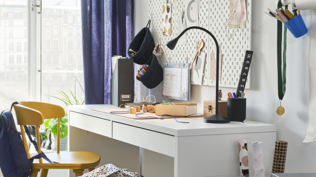 keranjang alat tulis