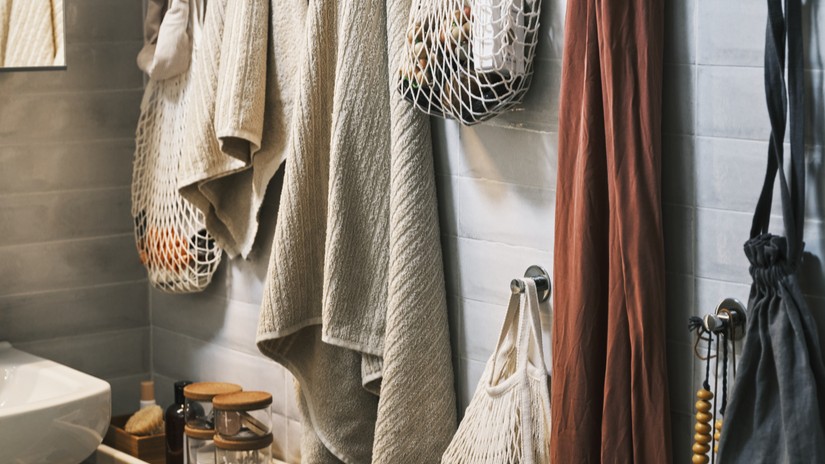 Rak sudut kamar mandi