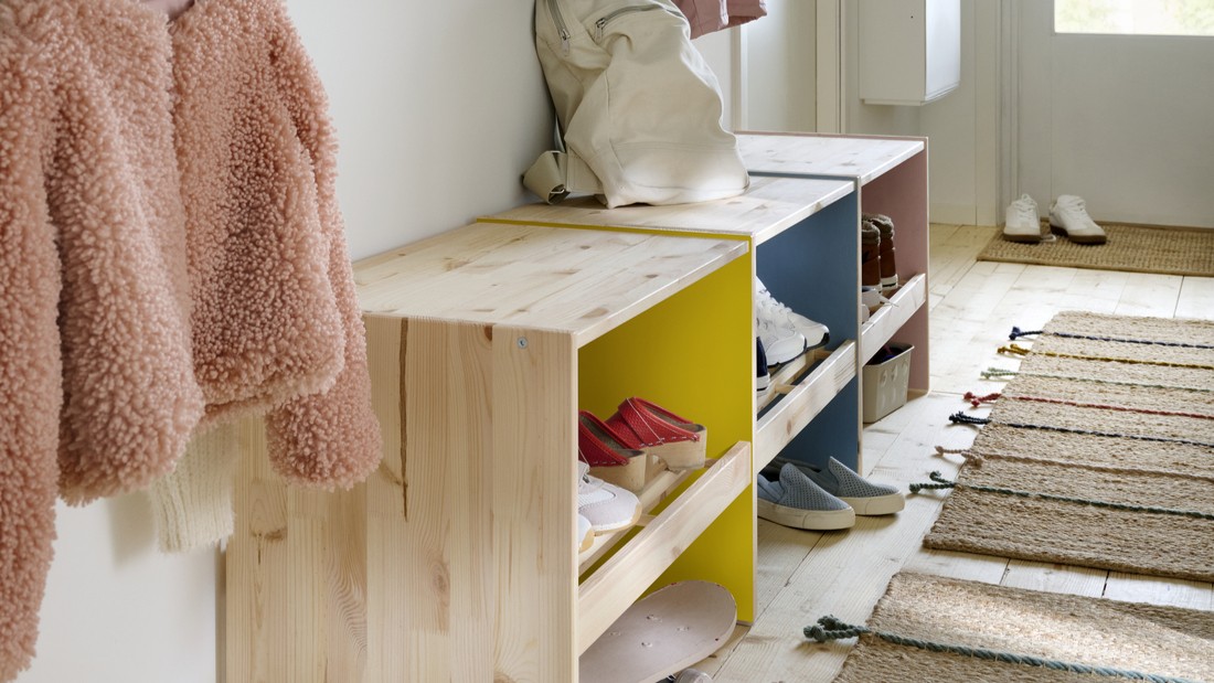 ak sepatu untuk anak kost