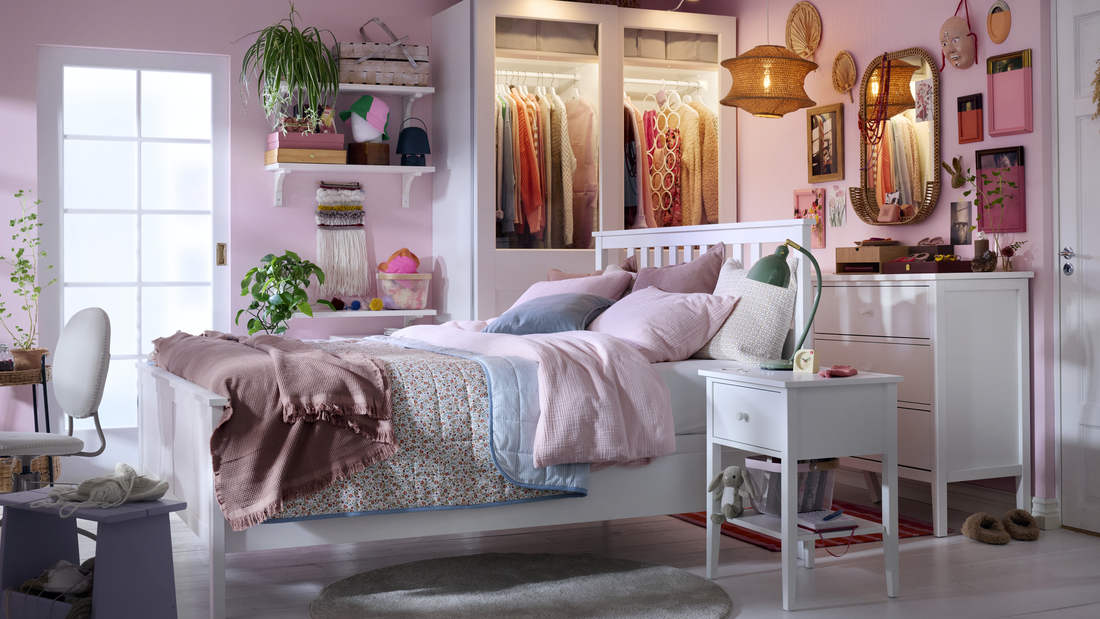 Hiasan dinding kamar