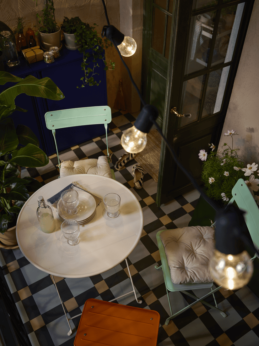 outdoor lighting for the front of a simple house