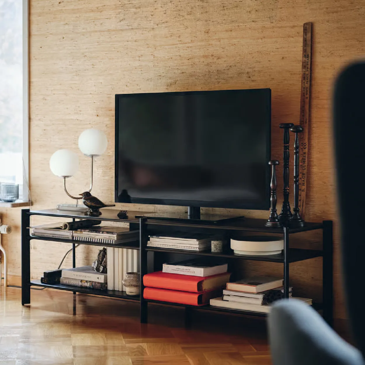 Meja TV BESTÅ lebar 180cm