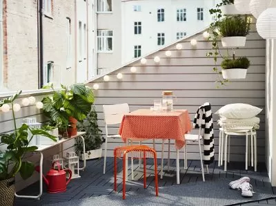 Cosy dinner at balcony? Why not