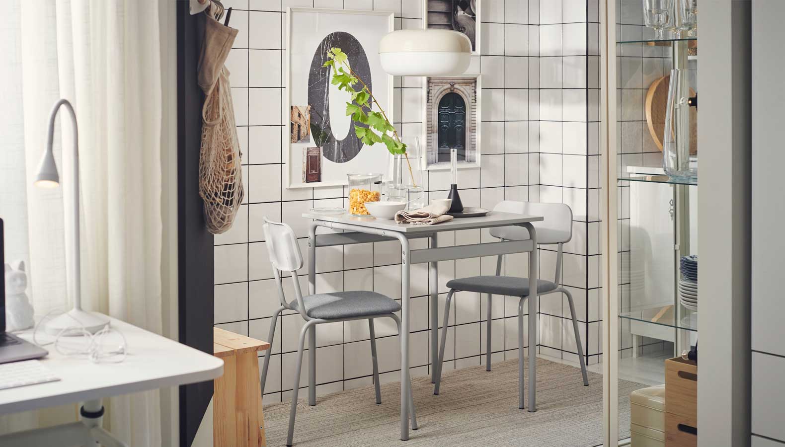 Sentuhan urban yang menyegarkan di apartemen studio kecil​