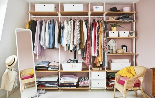 Home visit: design an organised open wardrobe