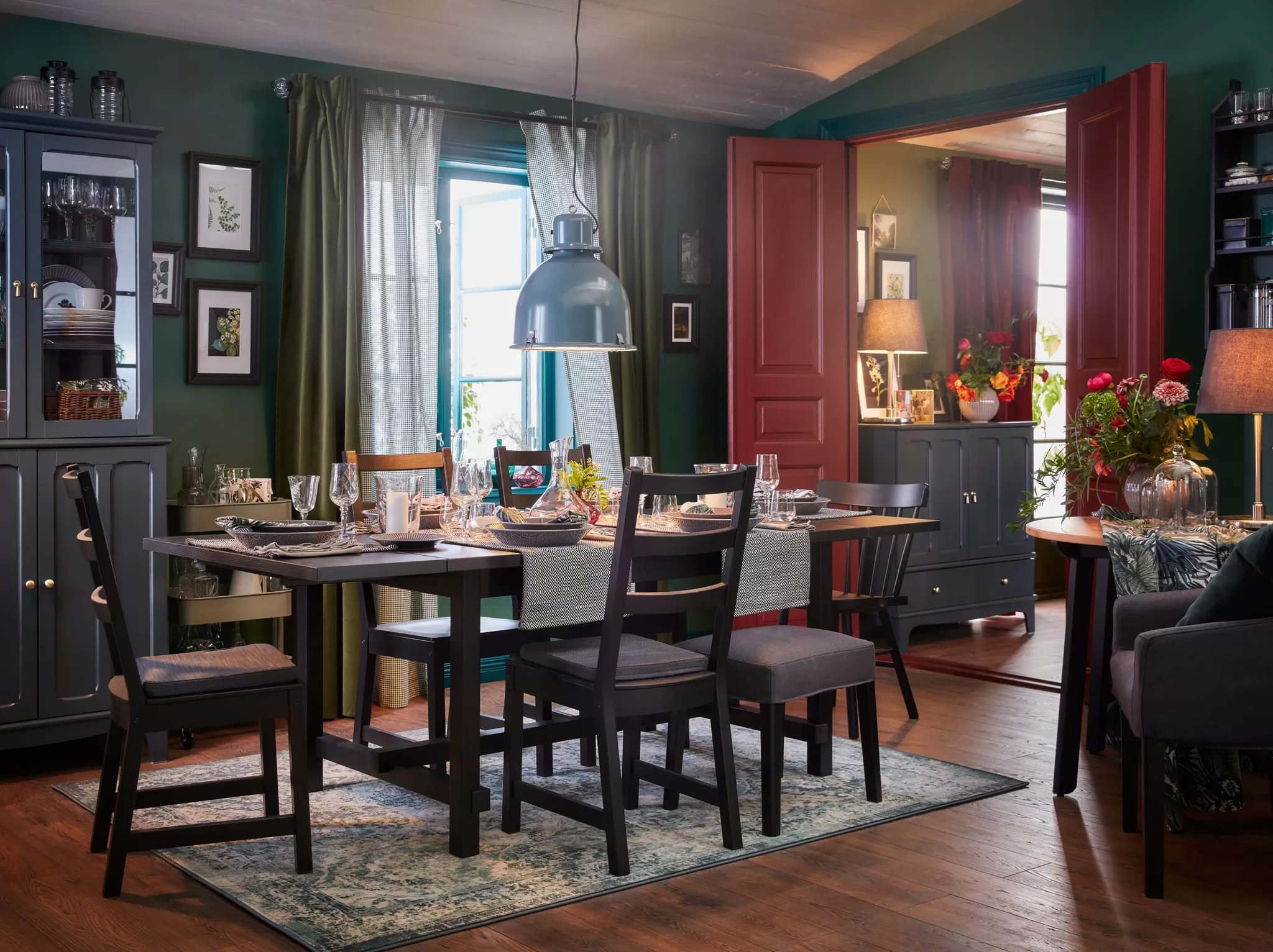 Bring personality to the dining room