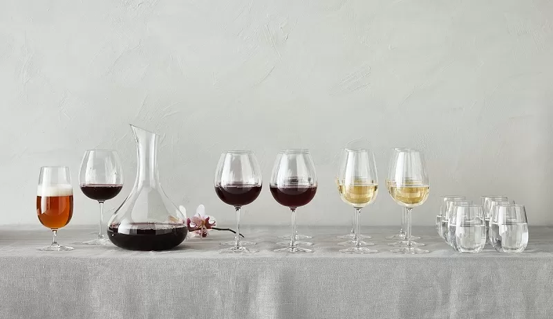 Refresh the dinnerware set