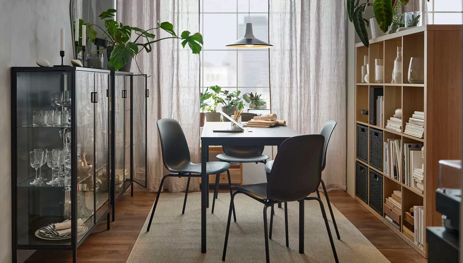 A cool, sophisticated dining space for a modest budget​