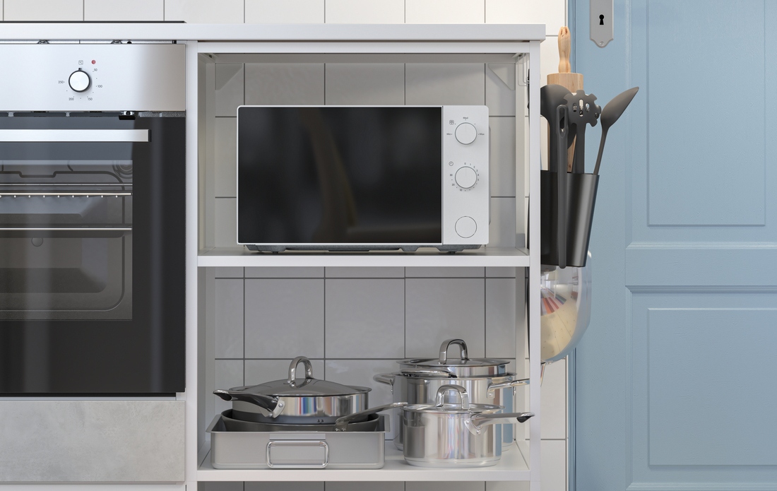 A variety of food warming tools for special meals