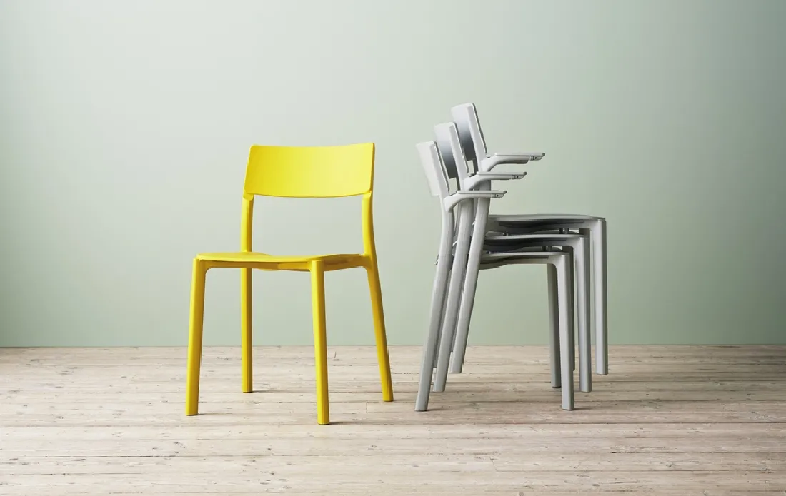 Manfaatkan promo kursi IKEA untuk menata rumah Anda